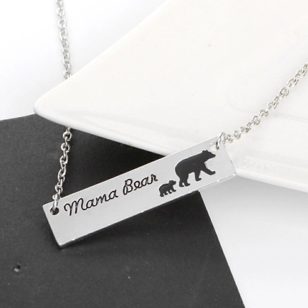 NWOT Mama bear bar style necklace